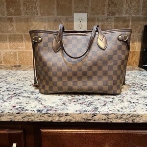LV never full pm like new condition